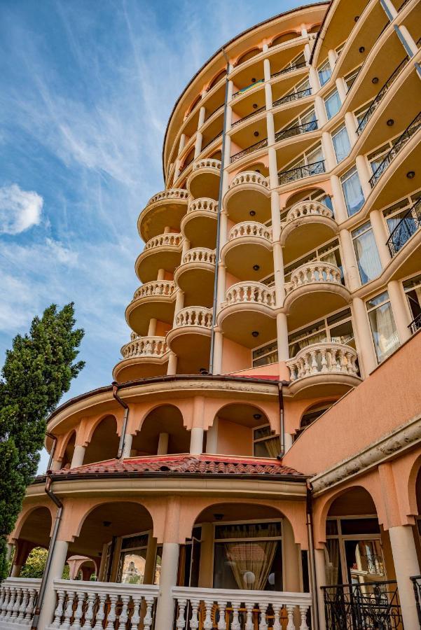 Menada Atrium Apartments Elenite Bagian luar foto