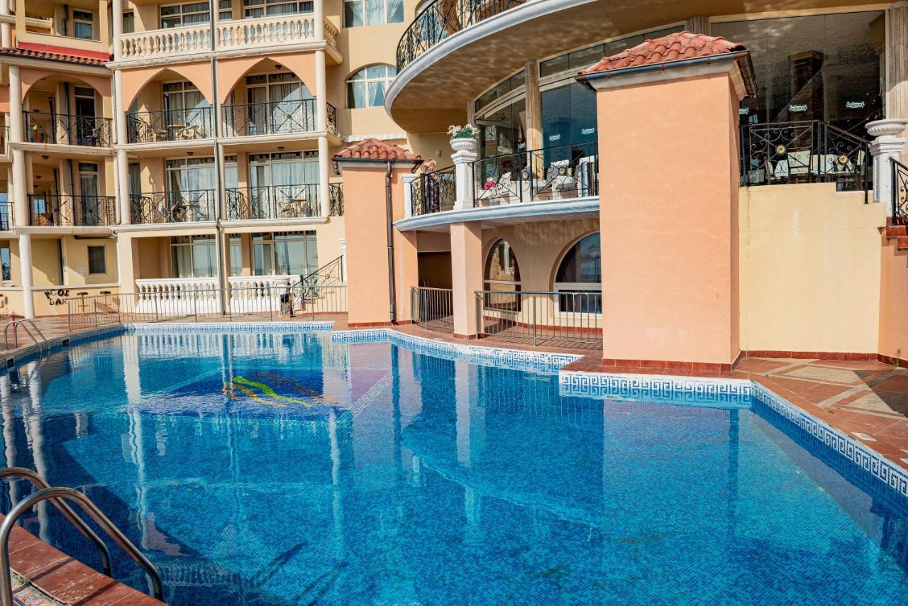 Menada Atrium Apartments Elenite Bagian luar foto