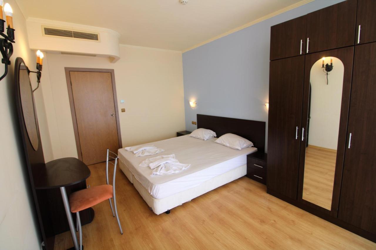 Menada Atrium Apartments Elenite Bagian luar foto