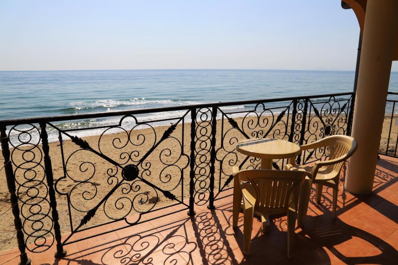 Menada Atrium Apartments Elenite Bagian luar foto