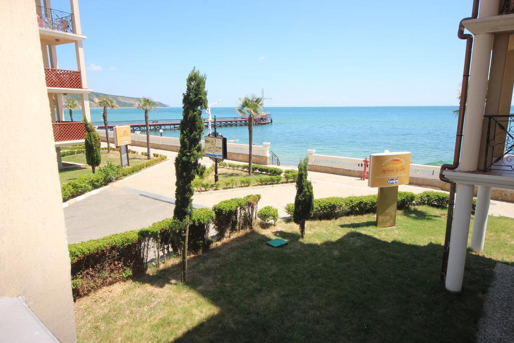 Menada Atrium Apartments Elenite Bagian luar foto