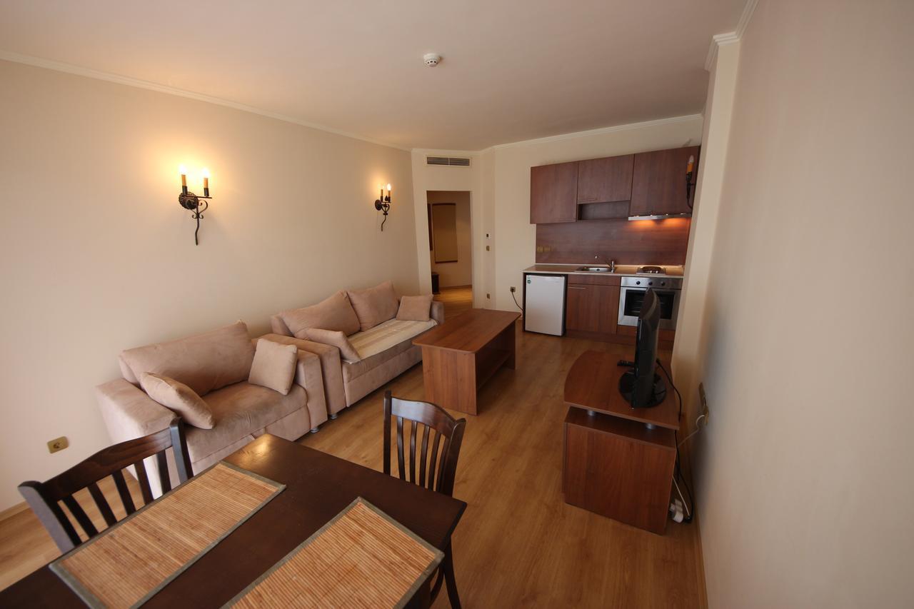 Menada Atrium Apartments Elenite Bagian luar foto