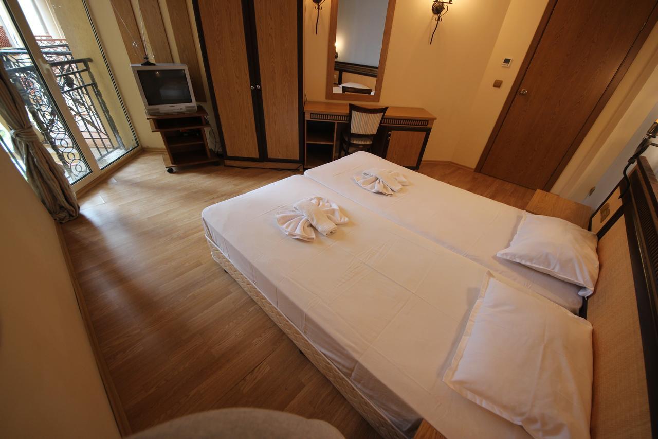 Menada Atrium Apartments Elenite Bagian luar foto