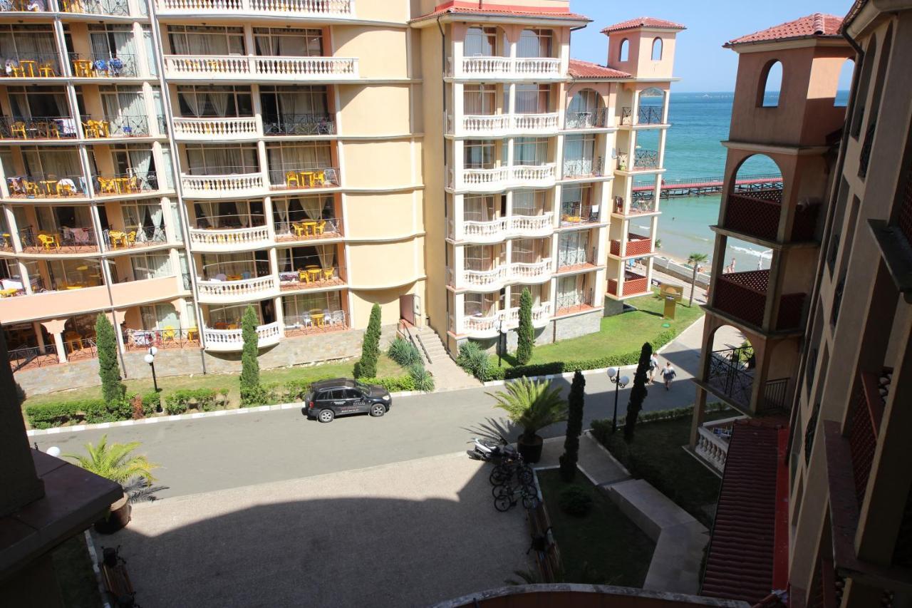 Menada Atrium Apartments Elenite Bagian luar foto